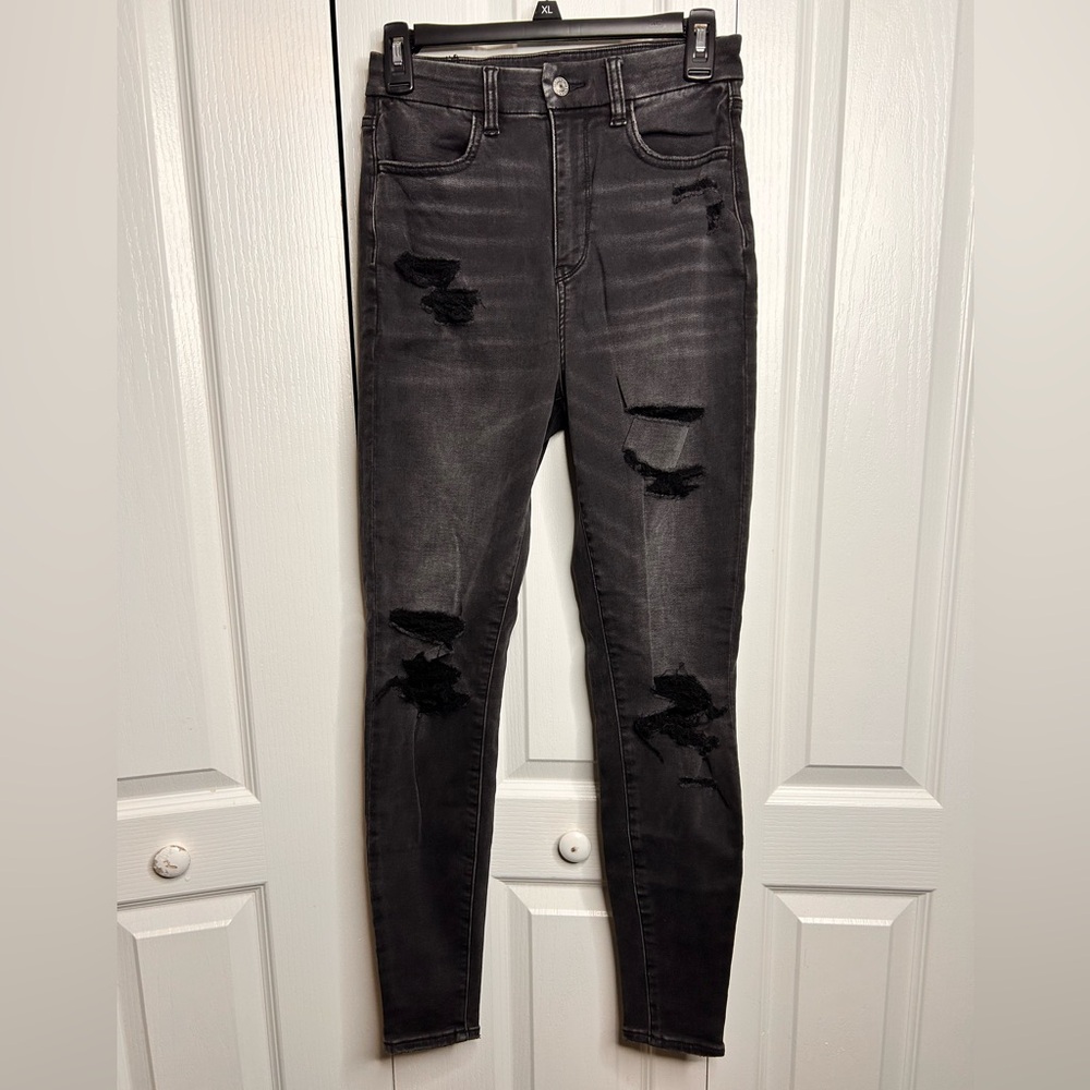 American Eagle Women’s Super Stretch Hi Soft Knit Destroyed Skinny Jean‎ Black 4
